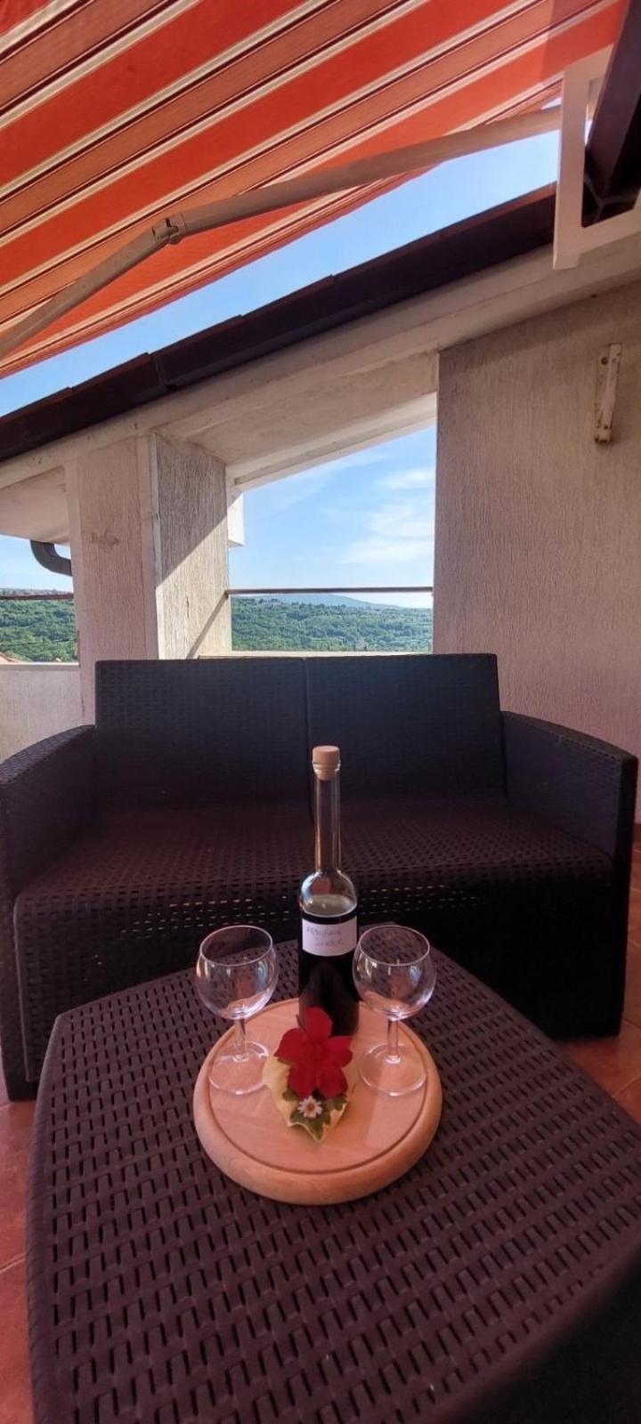 Apartma Mimi Dekani Exteriér fotografie
