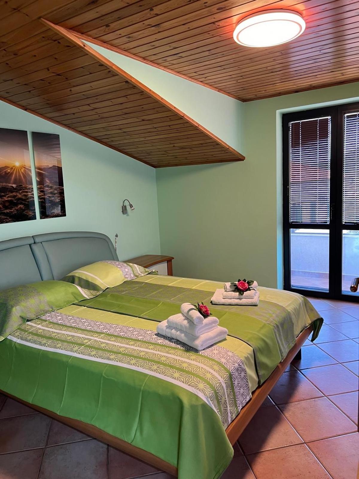 Apartma Mimi Dekani Exteriér fotografie
